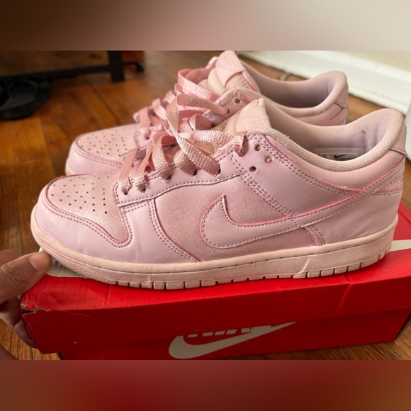 Nike dunk low se gs 7y pink